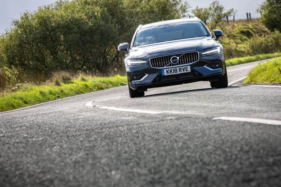  Volvo V60 D3 Inscription 2018 года  (UK) (фото 15 из 40)